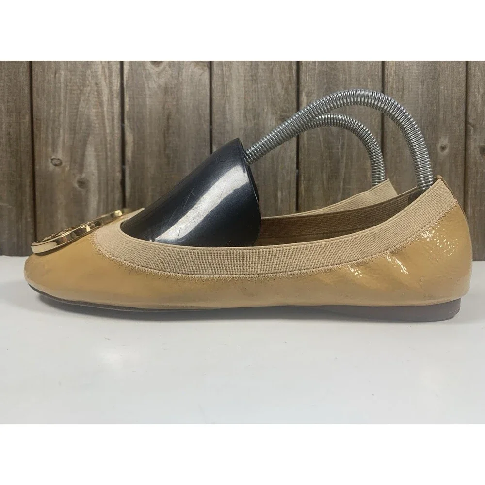 Tory Burch Caroline Women’s Sz 9 Ballet Flats Ivory Patent Leather Gold Logo - Picture 5 of 12